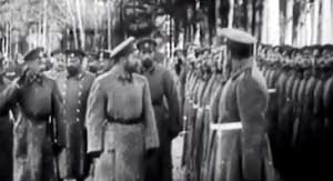 Николай II перед войсками, фото 1917 г.
