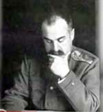 Генерал Каледин А.М. за работой