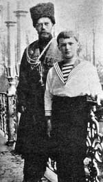 Николай II с цесаревичем Алексеем
